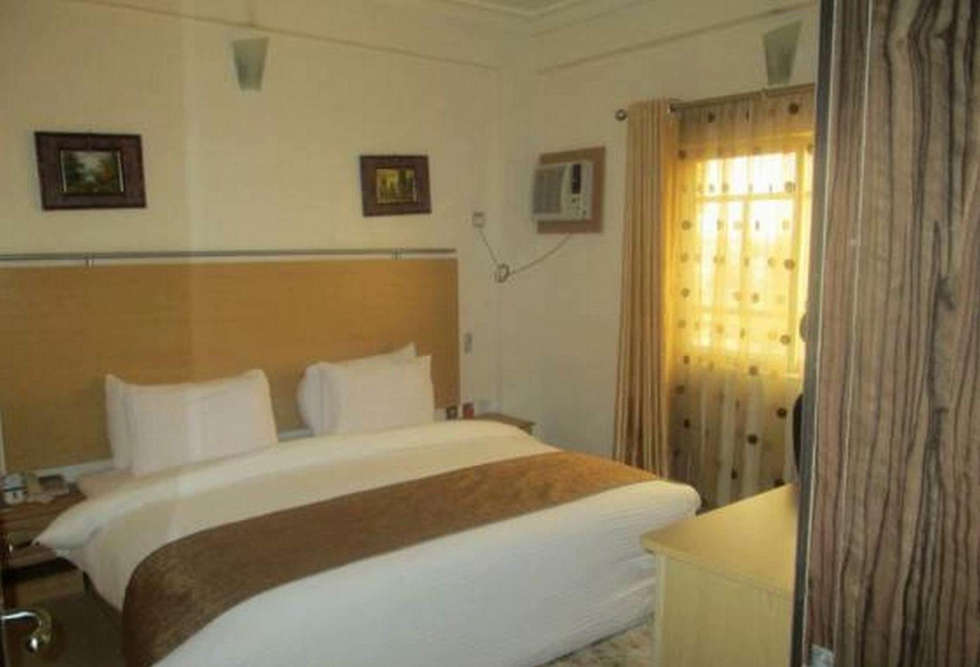 Room In Lodge - Ayalla Hotels And Suites Abuja Eksteriør billede